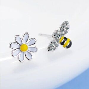 Sterling Silver 925 Cute Bee Asymmetric Sun Flower Stud Earrings